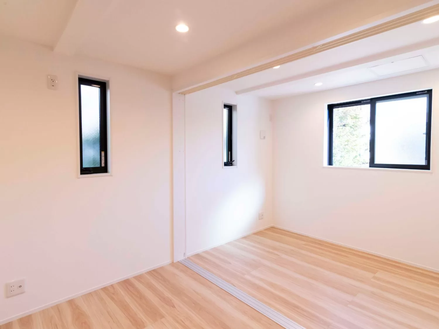 I-AREAシリーズ・施工例18（戸建住宅） - 8.2帖の1部屋としても利用可能な1階の居室