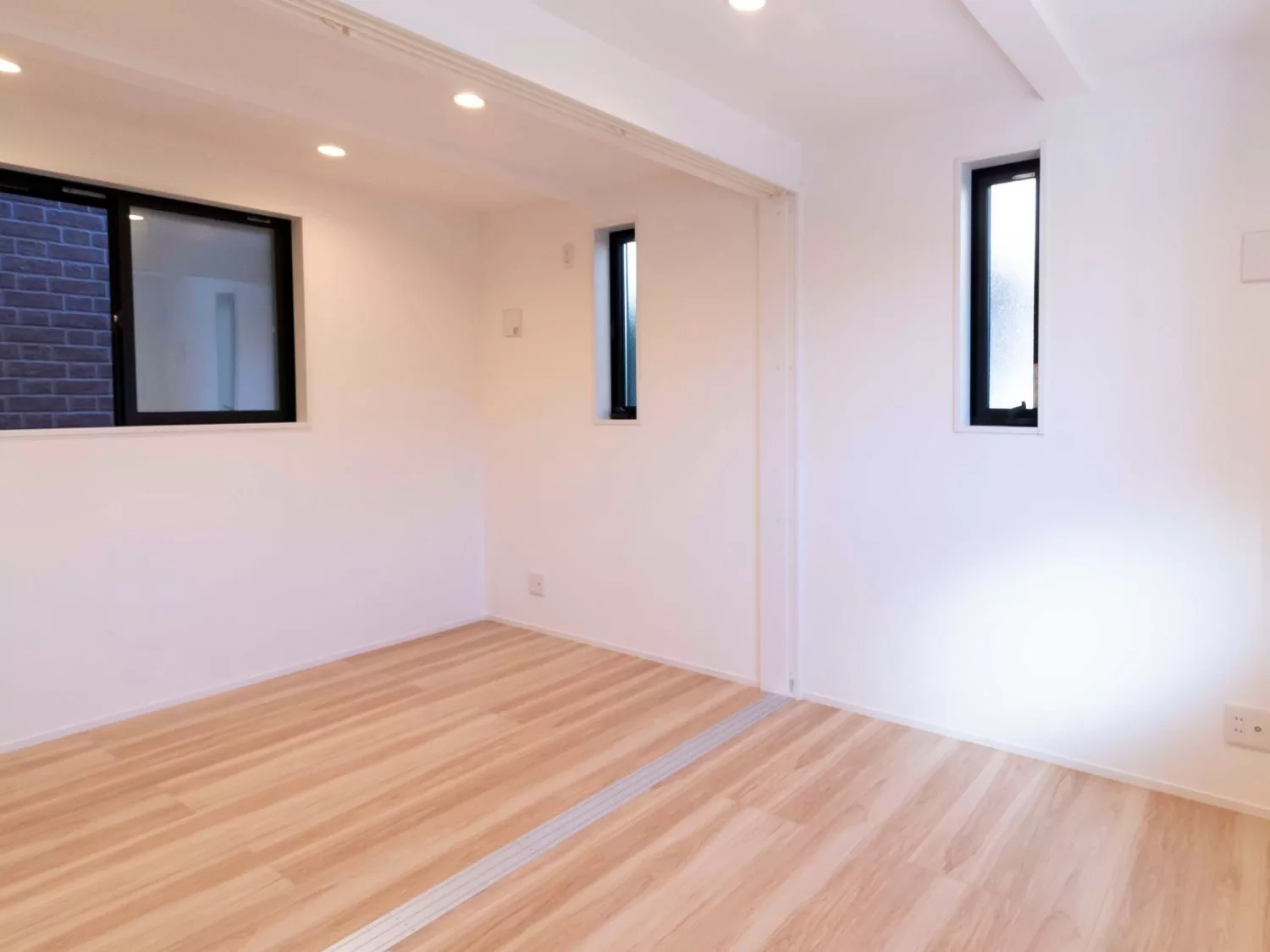 I-AREAシリーズ・施工例18（戸建住宅） - 8.2帖の1部屋としても利用可能な1階の居室